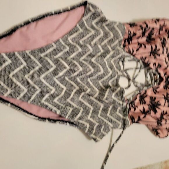 JUNIOR'S PALM SUNRISE ONE PIECE SWIMSUIT - Picture 13 of 15